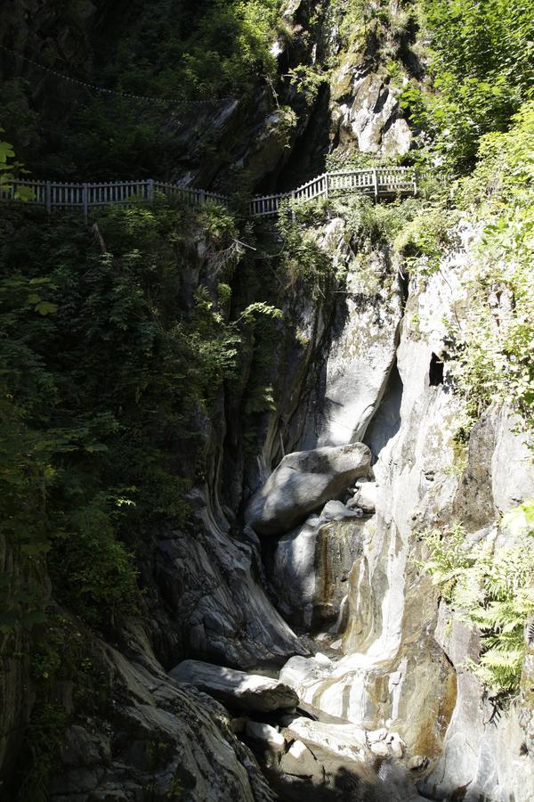 Lieu Secret Dans Les Alpes Suisses Villa Le Tretien Exterior photo